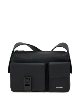 Ferragamo: Чёрная сумка 