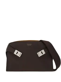 Ferragamo: Коричневая сумка 