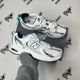 New Balance: Белые кроссовки  530