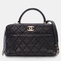 Chanel: Чёрная сумка 