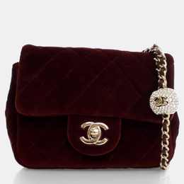 Chanel: Красная сумка 