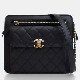 Chanel: Чёрный клатч 