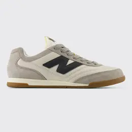New Balance: Серые кроссовки 