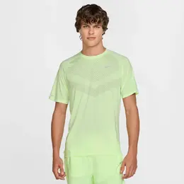 Nike: Жёлтая футболка 