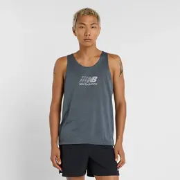 New Balance: Тёмная футболка 