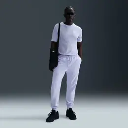 Nike: Фиолетовая футболка  Sportswear Club