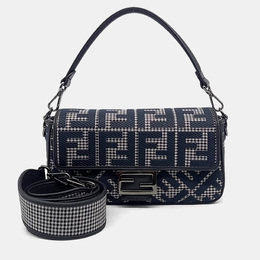 Fendi: Чёрная сумка  Baguette