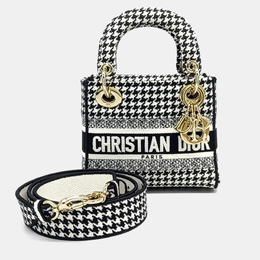 Dior: Чёрная сумка 