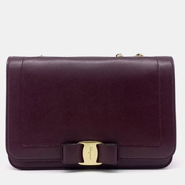 Salvatore Ferragamo: Бордовая сумка  Vara