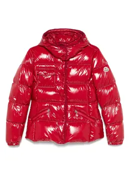 Moncler: Красная куртка 