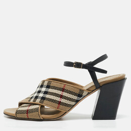 Burberry: Бежевые сандалии 