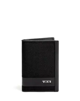 TUMI: Чёрная обложка 