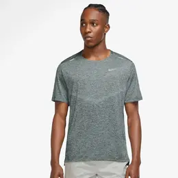 Nike: Зелёная футболка  Dri FIT