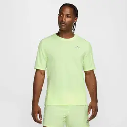 Nike: Жёлтая футболка 