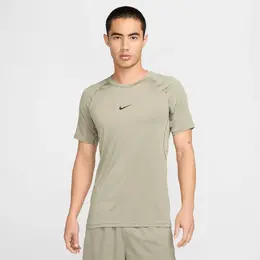 Nike: Зелёная футболка 