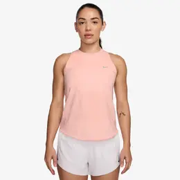 Nike: Красная футболка 