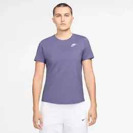 Nike: Фиолетовая футболка  Sportswear Club