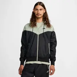Nike: Чёрная куртка  Sportswear Heritage Essentials