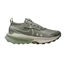 Nike: Зелёные кроссовки 