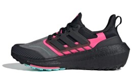Adidas: Светлые кроссовки  UltraBoost