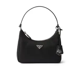 Prada: Чёрная сумка 