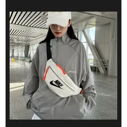 NIKE: Белая сумка 