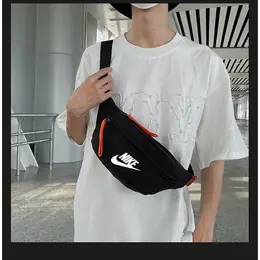 NIKE: Чёрная сумка 
