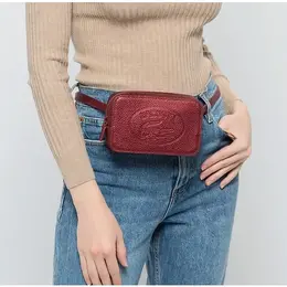 LACOSTE: Бордовая сумка 