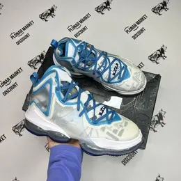 NIKE: Белые кроссовки 
