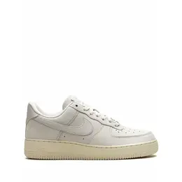 NIKE: Серебристые кроссовки  Air Force 1 Low