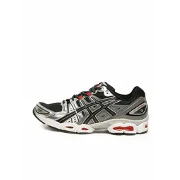 ASICS: Кроссовки 