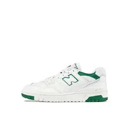 New Balance: Белые кеды  550