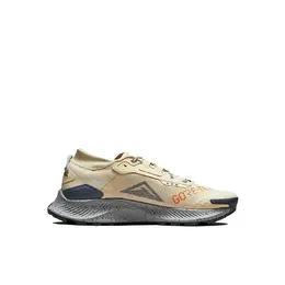 NIKE: Жёлтые кеды  Pegasus Trail 3