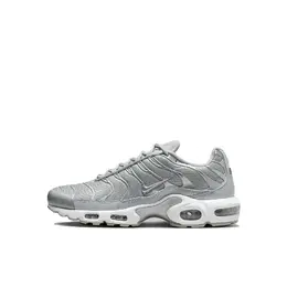 NIKE: Серебристые кеды 