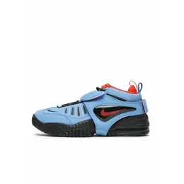 NIKE: Яркие кроссовки 