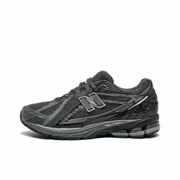 New Balance: Чёрные кроссовки  1906R