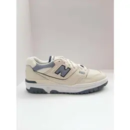 New Balance: Бежевые кроссовки  550