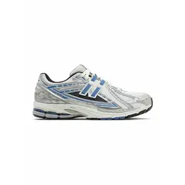 New Balance: Серебристые кроссовки 
