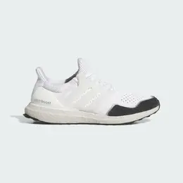 adidas: Белые кроссовки  UltraBoost
