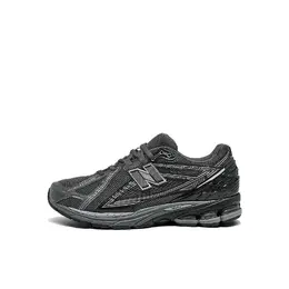 New Balance: Кеды 