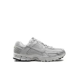 NIKE: Серые кроссовки 