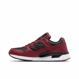 New Balance: Красные кроссовки  530