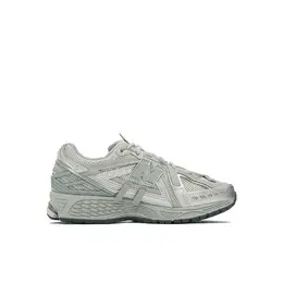 New Balance: Серые кеды 