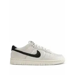NIKE: Белые кроссовки  Dunk Low SE