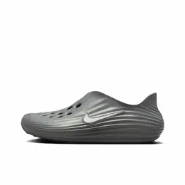 NIKE: Серые кроссовки 