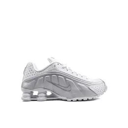 NIKE: Серебристые кроссовки  Shox R4