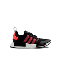 adidas: Чёрные кроссовки  NMD_R1
