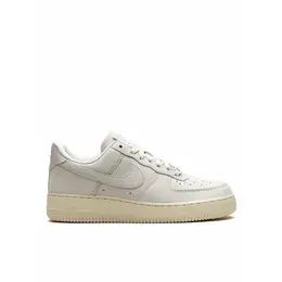 NIKE: Серебристые кроссовки  Air Force 1 Low