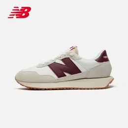 New Balance: Красные кроссовки  237