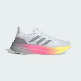 adidas: Белые кроссовки  UltraBoost